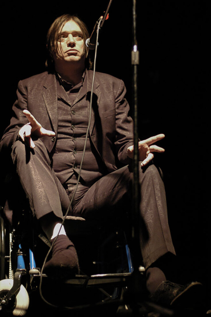 Στιγμιότυπο από τη συναυλία του Blixa Bargeld στην Αθήνα το 2003