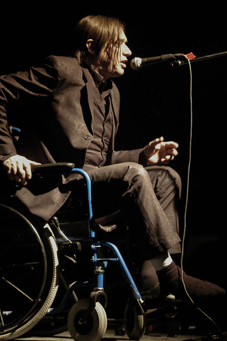 Στιγμιότυπο από τη συναυλία του Blixa Bargeld στην Αθήνα το 2003