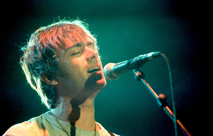 Στιγμιότυπο από τη συναυλία των Blur στην Αθήνα τον Ιούλιο του 1999