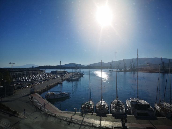 Πρωί στο λιμάνι του Βόλου