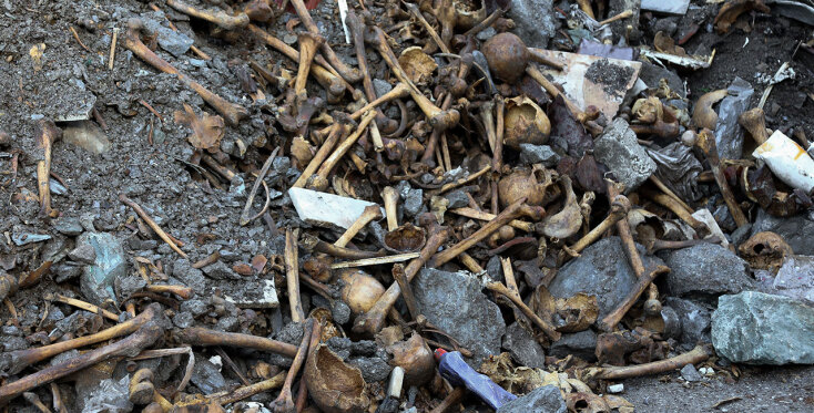 Λέσβος: Πέταξαν ανθρώπινα κρανία έξω από το κοιμητήριο