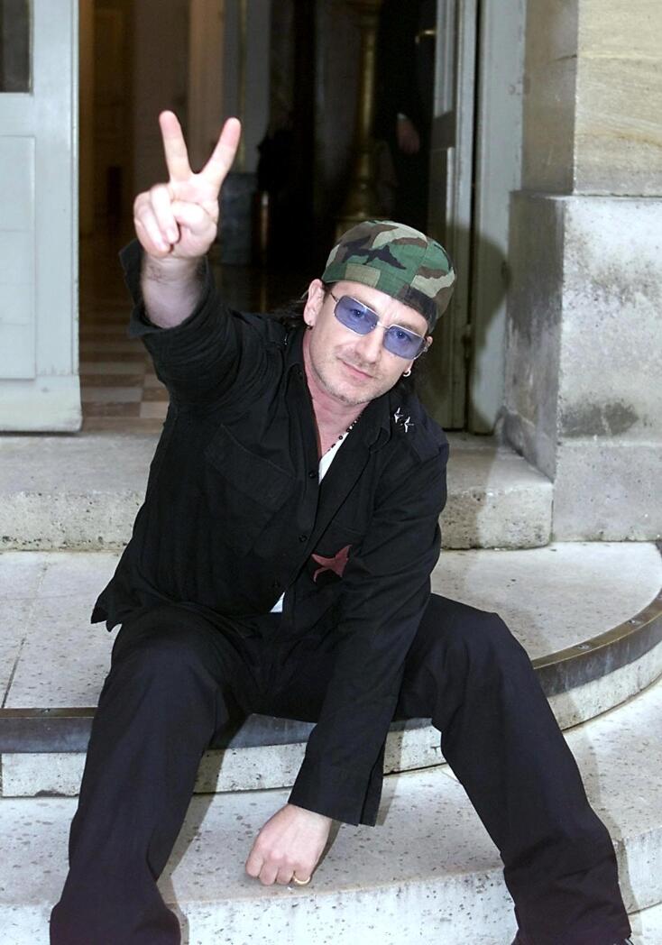 Ο τραγουδιστής Bono των U2