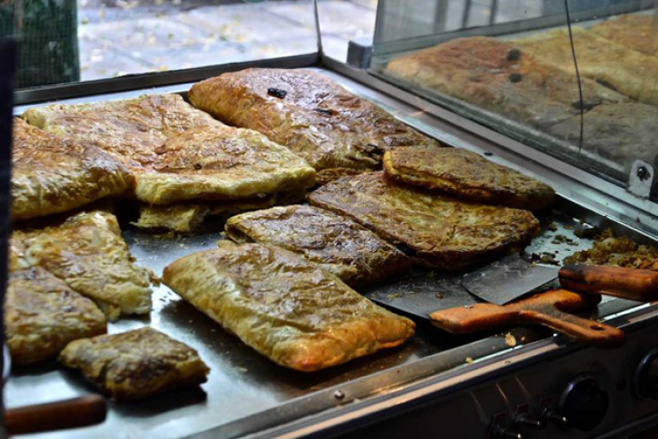 bougatsa-bantis-thessaloniki-dsc_3632-823x549.jpg