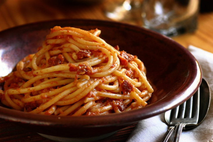 bucatini-allamatriciana-8bf4ec956cdcf38e.jpg