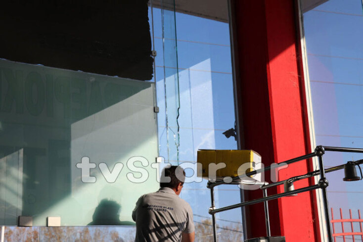 Λαμία: Έριξαν Ι.Χ. σε συνεργείο - Άρπαξαν χρηματοκιβώτιο