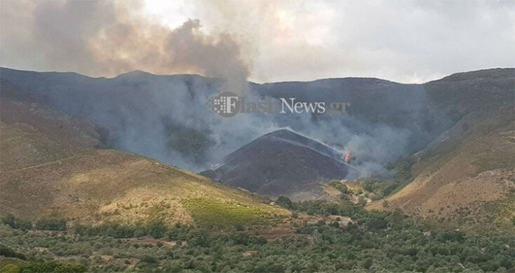 Μεγάλη πυρκαγιά στην περιοχή Πλατανιά Χανίων