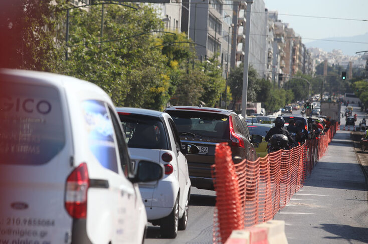 Απίστευτη ταλαιπωρία για τους οδηγούς στη λεωφόρο Συγγρού