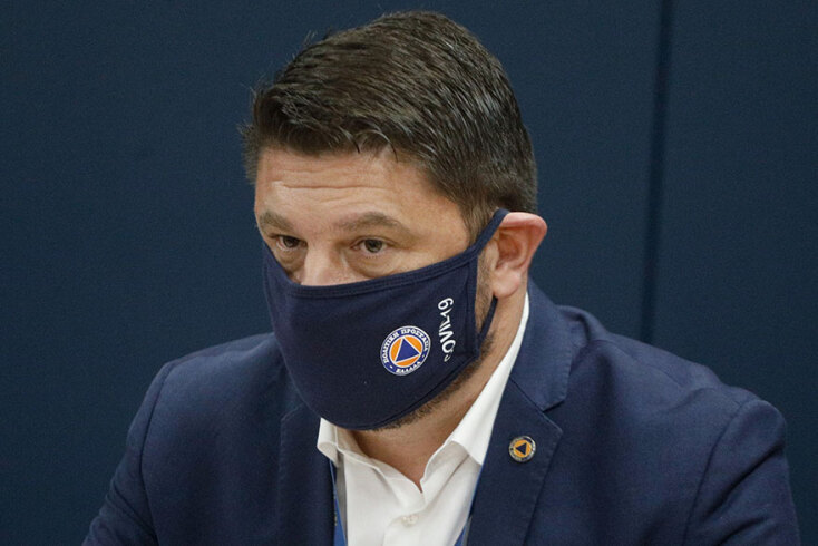 Ο Νίκος Χαρδαλιάς με μάσκα για τον κορωνοϊό - Κάλεσε τους κατοίκους στην Κοζάνη να τηρήσουν τα μέτρα του lockdown