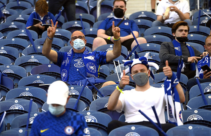 Champions League: Οπαδοί της Τσέλσι με μάσκα για τον κορωνοϊό και αποστάσεις στον τελικό με τη Μάντσεστερ Σίτι