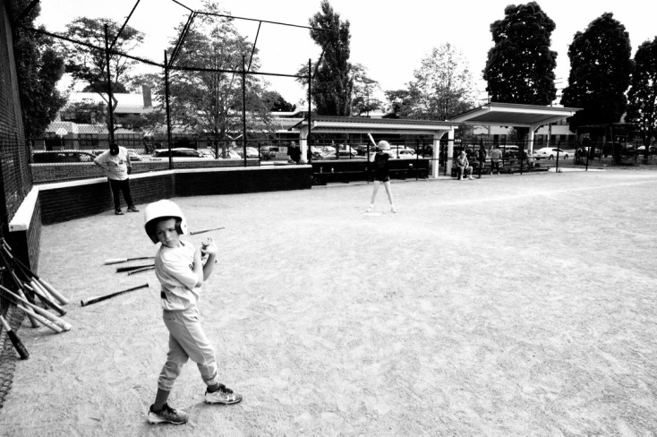 Παιδάκι που παίζει μπέιζμπολ στο Ντιτρόιτ