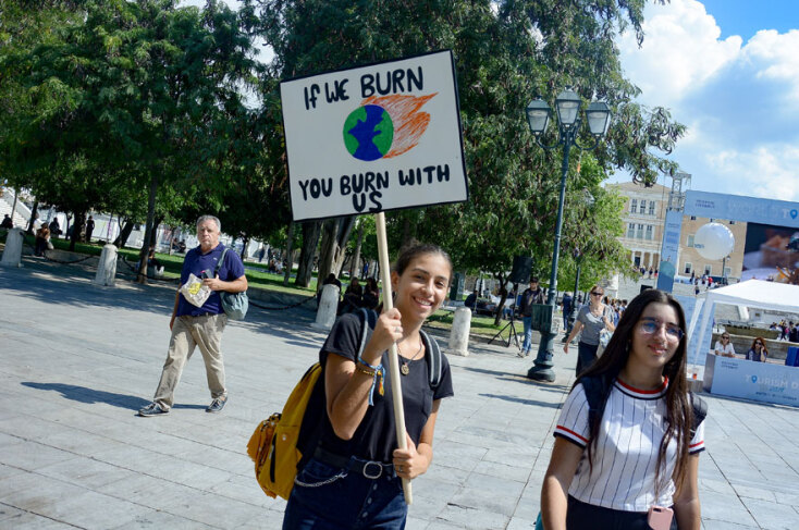 Μαθητική πορεία για το κλίμα στο κέντρο της Αθήνας