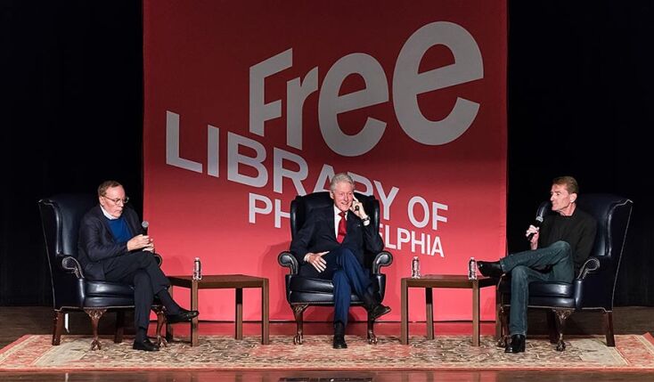 Ο Τζέιμς Πάτερσον και ο Μπιλ Κλίντον στην παρουσίαση του πρώτου τους βιβλίου με τον συγγραφέα Lee Child