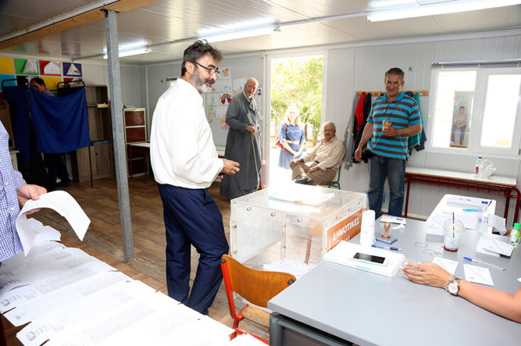 Κάλπες μέσα σε κοντέινερ στο Πλωμάρι Λέσβου