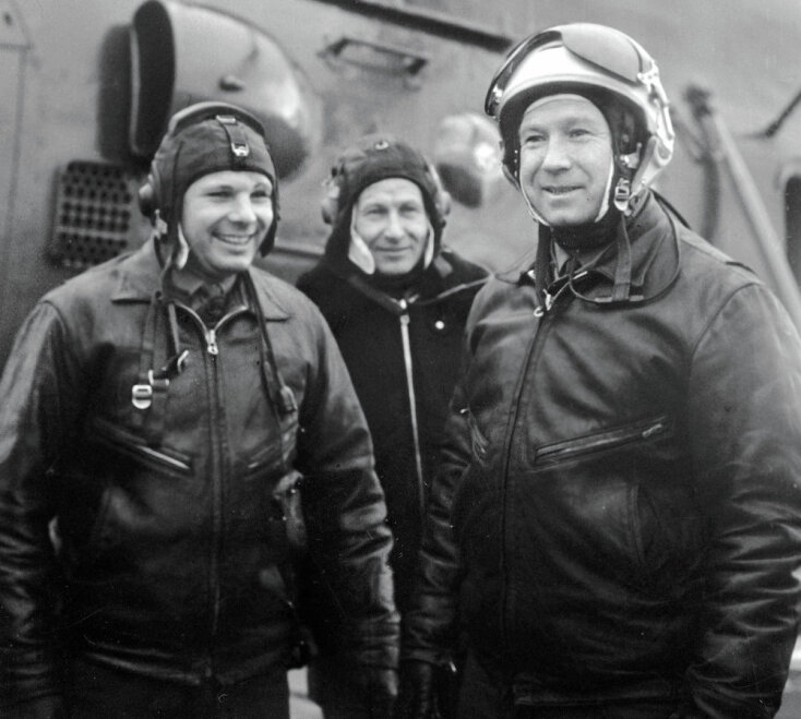 cosmonauts-yuri-gagarin-l-and-alexei-leonov-r.jpg