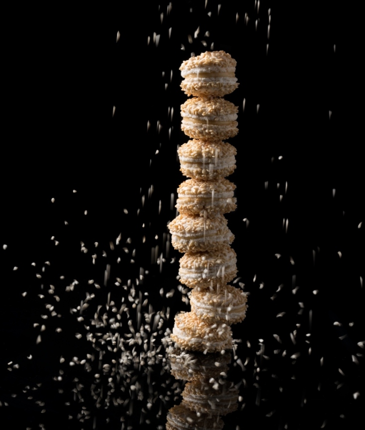 costa_navarino_pasteli_macaron.jpg