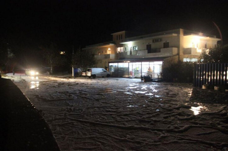 Χαλάζι σε μέγεθος... φουντουκιού στα Χανιά Κρήτης