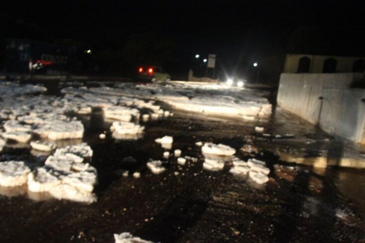 Χαλάζι σε μέγεθος... φουντουκιού στα Χανιά Κρήτης