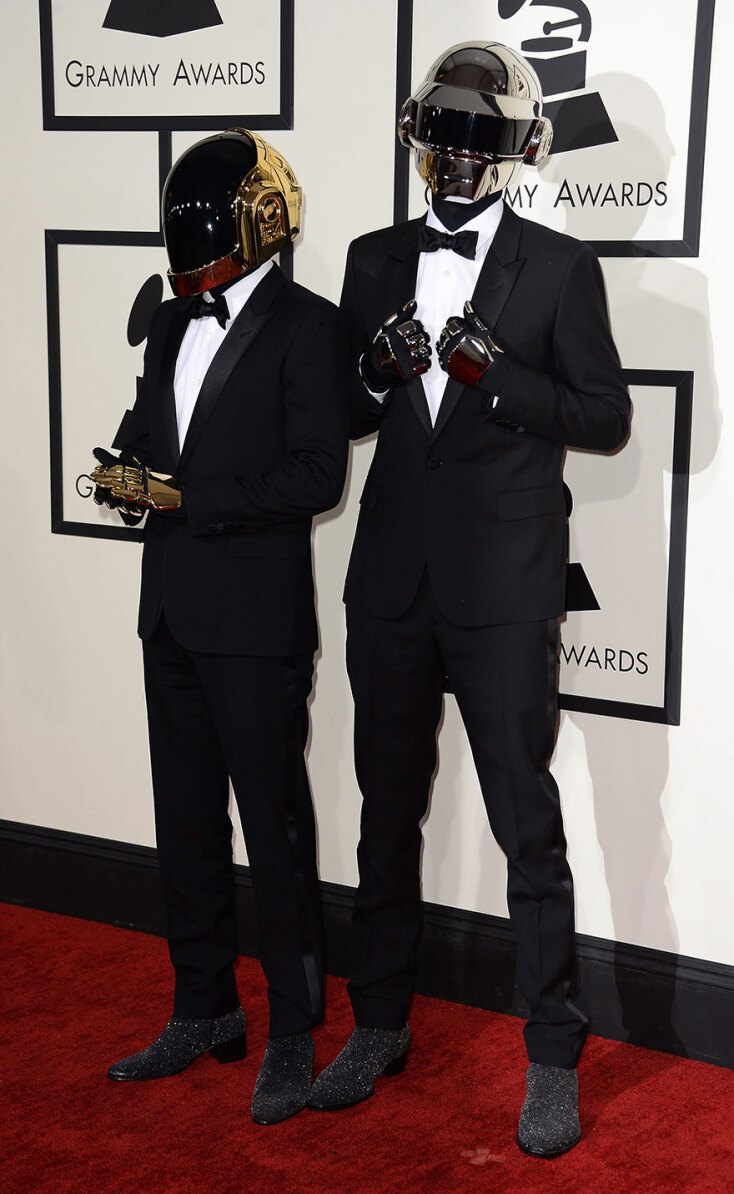 Οι Daft Punk, το επιδραστικό duo της γαλλικής ηλεκτρονικής μουσικής που σχηματίστηκε το 1993 στο Παρίσι, ανακοίνωσαν τη διάλυσή τους