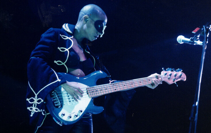 Στιγμιότυπο από τη συναυλία του David Bowie στην Αθήνα, τον Ιούλιο του 1996