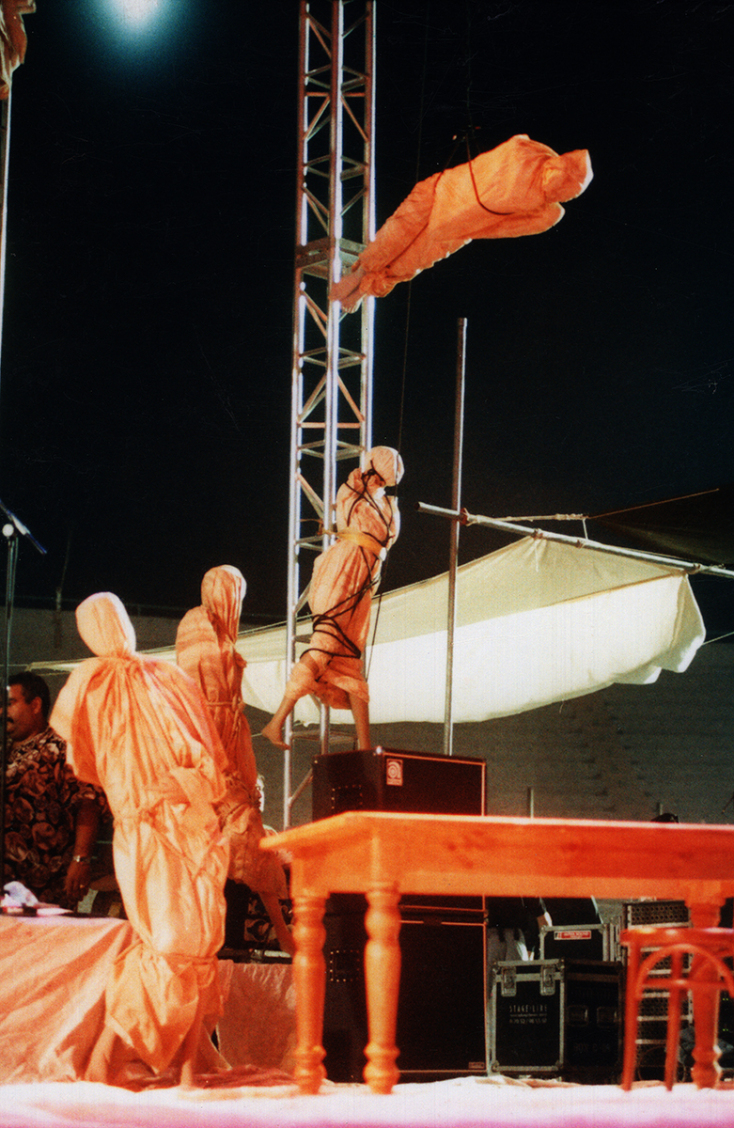 Στιγμιότυπο από τη συναυλία του David Bowie στην Αθήνα, τον Ιούλιο του 1996