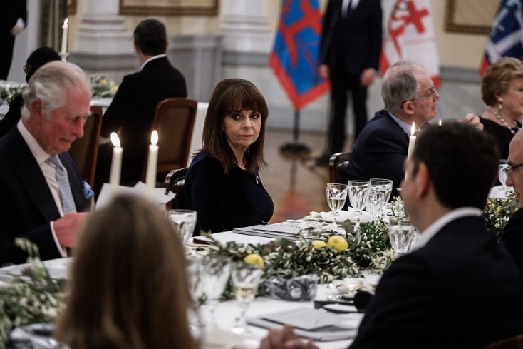 Ο πρίγκιπας Κάρολος κατά το δείπνο στο Προεδρικό Μέγαρο