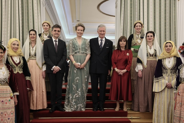 Δείπνο στο Προεδρικό Μέγαρο: Το βασιλικό ζεύγος, η ΠτΔ Κατερίνα Σακελλαροπούλου και ο Παύλος Κοτσώνης