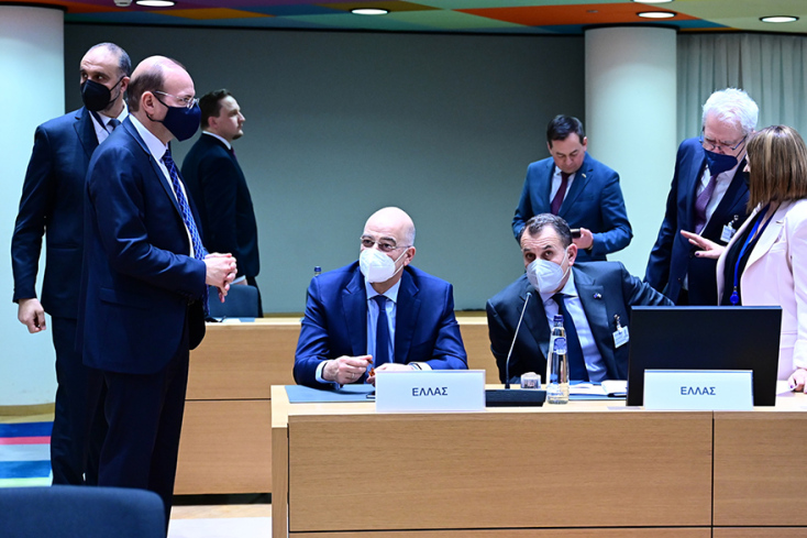 Ο υπουργός Εξωτερικών Νίκος Δένδιας και ο υπουργός Άμυνας Νίκος Παναγιωτόπουλος