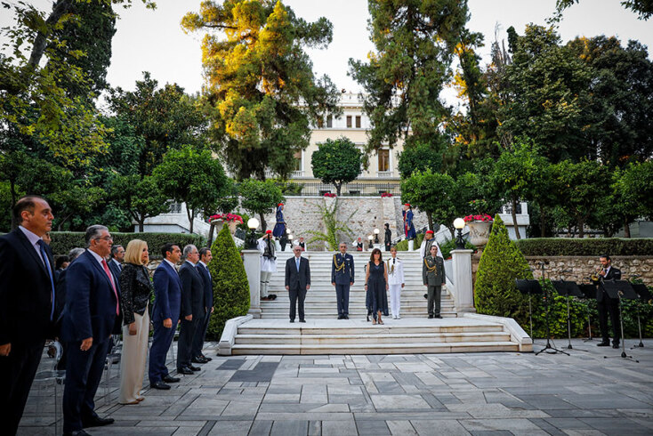 Δεξίωση στο Προεδρικό Μέγαρο για την 46η επέτειο από την αποκατάσταση της Δημοκρατίας με «οικοδέσποινα» την ΠτΔ Αικατερίνη Σακελλαροπούλου