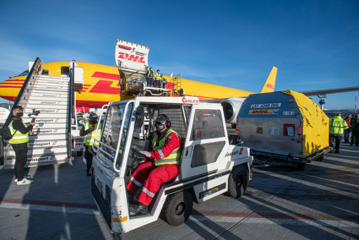 dhl.jpg