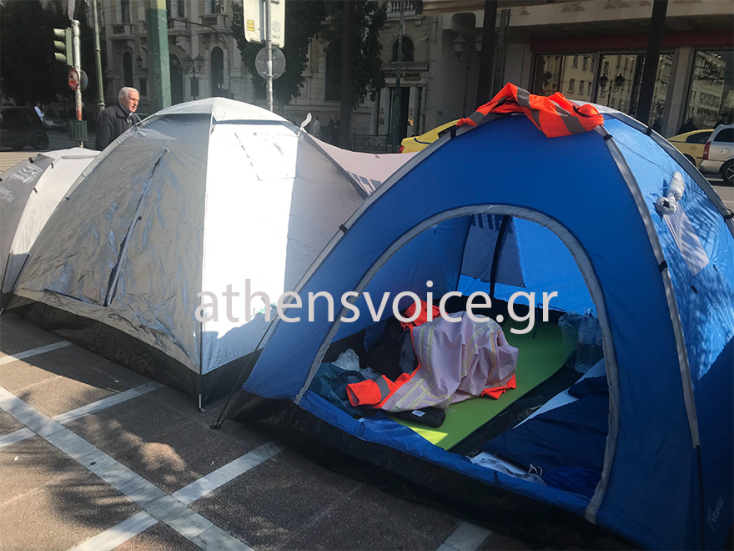 Απεργία πείνας συμβασιούχων στην Κλαυθμώνος