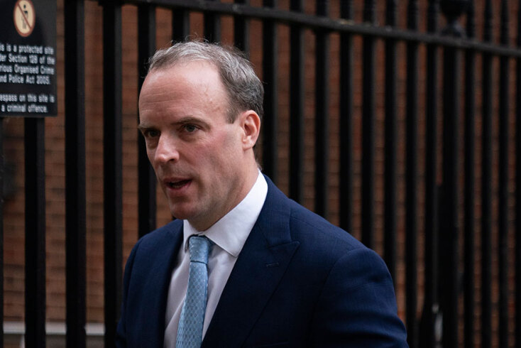 Στην Εντατική με κορωνοϊό ο Μπόρις Τζόνσον - Χρέη πρωθυπουργού ο υπουργός Εξωτερικών της Μεγάλης Βρετανίας Ντομινίκ Ράαμπ