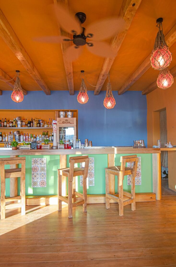 To bar, η ναυαρχίδα του Doors