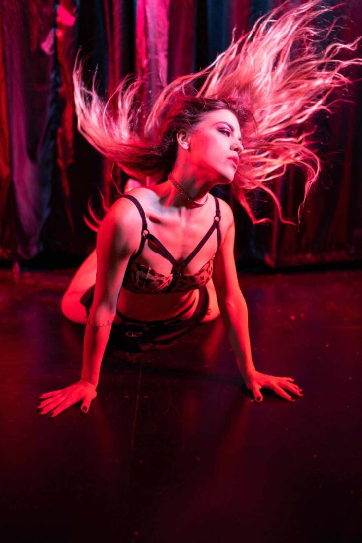 Τα «Αξύριστα πηγούνια» του Γιάννη Τσίρου στο Μικρό Χορν