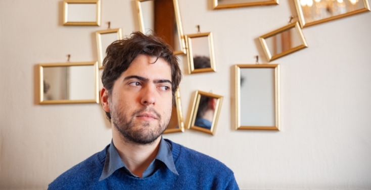 Ο Δημήτρης Καραντζάς σε παλαιότερη φωτογράφισή του για την ATHENS VOICE