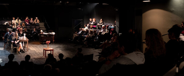 «Ήταν ένας και δεν ήταν κανένας» του Χρήστου Αγγελάκου, σε σκηνοθεσία Σοφίας Παλάντζα, στο Θέατρο Σημείο © Patroklos Skafidas