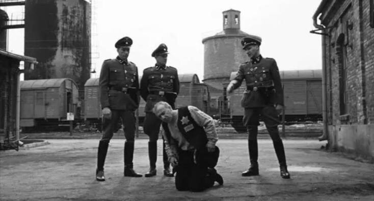 «Λίστα του Σίντλερ» του Στίβεν Σπίλμπεργκ.