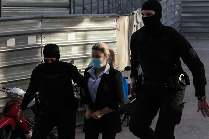 Ένοχη για απόπειρα ανθρωποκτονίας η Έφη Κακαράντζουλα στη δίκη για την επίθεση με βιτριόλι στην Ιωάννα Παλιοσπύρου