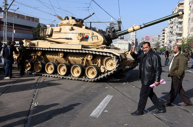 Αιγυπτιακά στρατεύματα θα μπορούσαν να εισβάλουν στη Λιβύη μετά το «πράσινο» φως από το Κοινοβούλιο στο Κάιρο