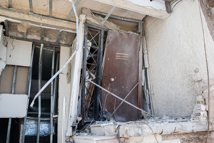 Αναστάτωση στον Πειραιά μετά την ισχυρή έκρηξη σε ναυτιλιακή στην Καστέλλα