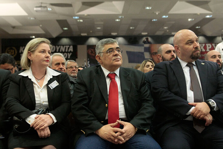 Η Ελένη Ζαρούλια, πρώην βουλευτής της Χρυσής Αυγής, με τον σύζυγό της, Νίκο Μιχαλολιάκο