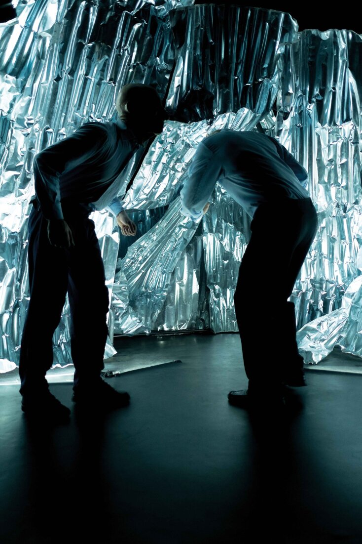 Στιγμιότυπο από την παράσταση «ELENIT» του Ευριπίδη Λασκαρίδη