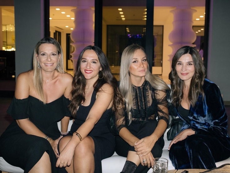 Ελίνα Καλουτσάκη (αδερφή ιδιοκτήτη), Κατερίνα Θεοχάρη, Ζωή Σγουρού, Μαρία Ναυπλιώτου