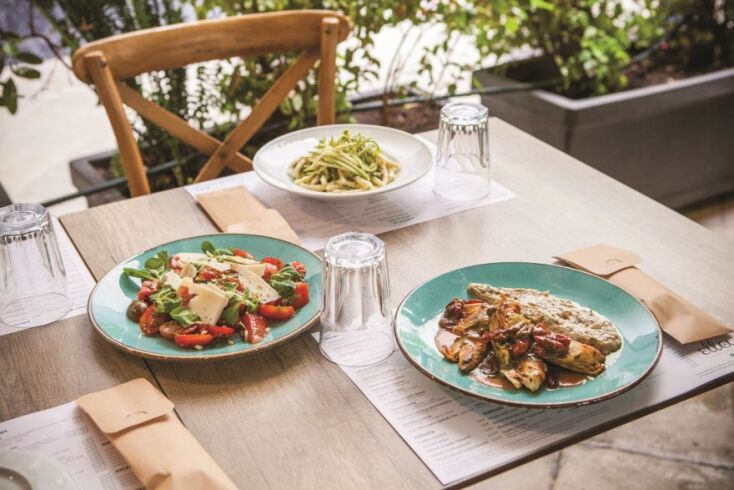 Η Αθήνα υποδέχεται τα εστιατόριά της