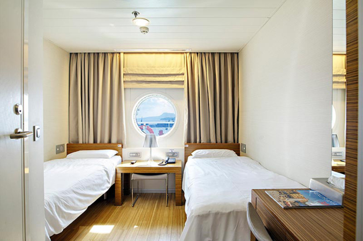 Το πολυτελές ΕΓ/ΟΓ «ΕΛΥΡΟΣ», της ΑΝΕΚ LINES, επιστρέφει στα Κρητικά λιμάνια και ταξιδεύει, με απευθείας δρομολόγια, στη γραμμή από και προς τα Χανιά.