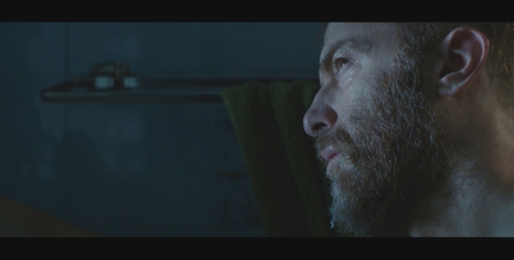 "Ένας ήσυχος άνθρωπος": Ο Χρήστος Στρέπκος στον ρόλο του δραπέτη Μιχάλη που θέτει σε ομηρία έναν πατέρα και μία κόρη