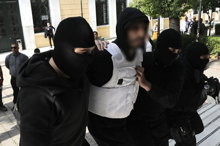 Στον ανακριτή οι συλληφθέντες για συμμετοχή στην «Επαναστατική Αυτοάμυνα» © Intime p.a.