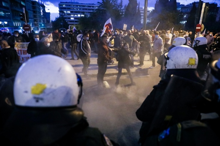 Ένταση στην πορεία στο Σύνταγμα