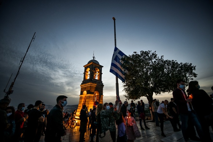 Επιτάφιος: Περιφορά στον Λυκαβηττό