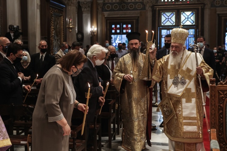Ακολουθία του Επιταφίου στη Μητρόπολη Αθηνών