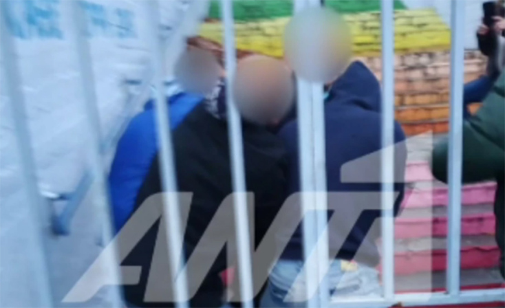 Πιερία: Οι δράστες έχουν μπει μέσα στο σχολείο και βάζουν χειροπέδες στον γυμνασιάρχη